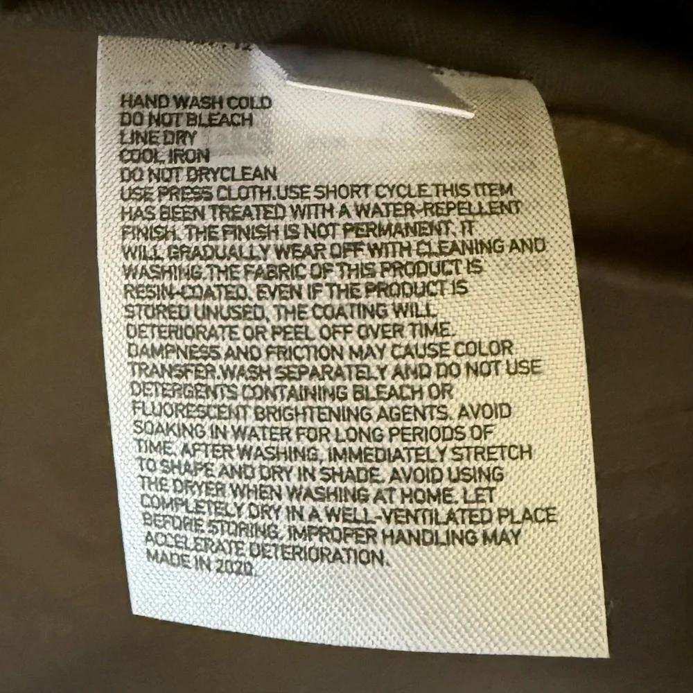 Uniqlo U Lemaire BlockTech Short Half Coat Men's
Medium Waterproof Raincoat - Picture 7 of 8